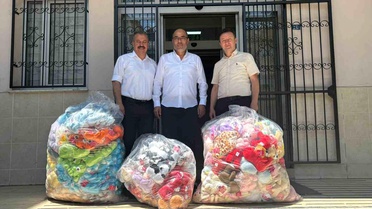 Bülent Daşkan'dan Çocuklara Oyuncak Bağışı