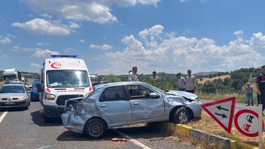 Eşme'de Kaza: Baba ve Kızı Yaralandı