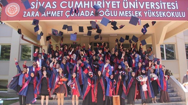 Zara'da Mezuniyet Coşkusu
