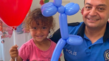 Polisten Çocuklara Güvenlik Eğitimi