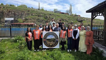 Ardahan'da fidanlar toprakla buluşuyor