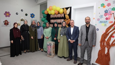 Başkan Özdoğan Kur'an Kursu Sergisine Katıldı