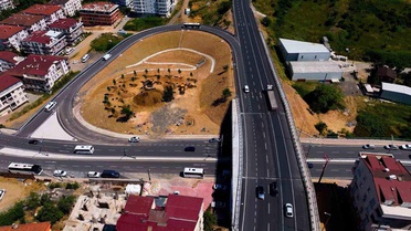 Kocaeli'de 6 ayda tamamlanan köprülü kavşakta ilk sürüş TOGG ile yapıldı
