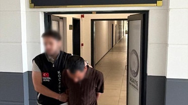 Polisimi Tanıtıp Dolandırdı, Tutuklandı