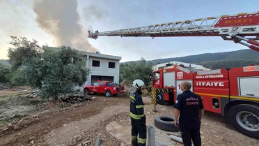 Milas'taki çatı yangını söndürüldü