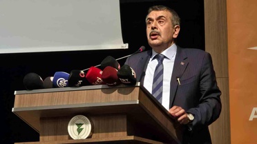 Bakan Tekin, İmamoğlu-Özel ilişkisini 'Tosun Paşa' ile benzetti
