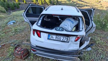 Ulukışla'da SUV Devrildi: 5 Yaralı