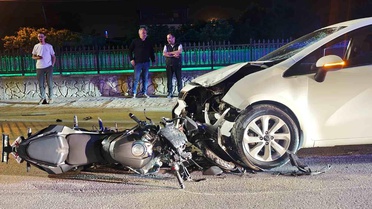 Akyazı'da Trafik Kazası: Motosiklet Sürücüsü Yaralandı