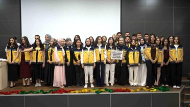 RTEÜ'de paramedik öğrencilerine yelek giyme töreni
