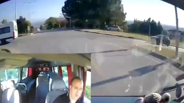 Sakarya'da savcı ile minibüs şoförünün trafikteki kavgası kamerada