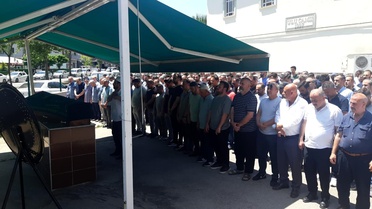 SMA hastası çocuğunun fişini çekip intihar eden baba toprağa verildi