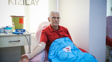 Zeki Özen: 15 Yılda 326 Ünite Kan Bağışı