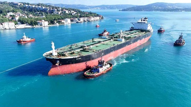 Asteri Tankeri İstanbul Boğazı'ndan Geçti