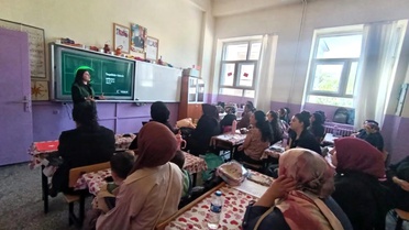 Yeşilay Kars Şubesi'nden velilere bağımlılıkla mücadele eğitimi