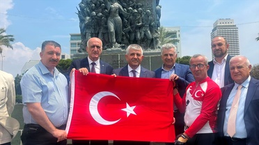İzmir'den Hatay'a Vefa Pedalı: Deprem Şehitleri İçin Bisiklet Yolculuğu