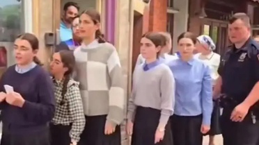 Film değil gerçek! Kaybolan 71 kız öğrenci tünelde bulundu
