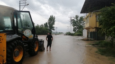 Sumbas'ta Sağanak Yol Kapatıldı