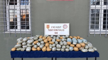 Van'da Sınırda Uyuşturucu Ele Geçirildi