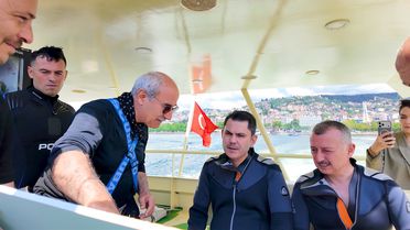 Bakan Kurum İzmit Körfezi'ne daldı, sonucu yerinde gördü