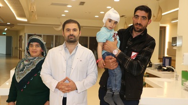 Erzurum'da 3 Yaşındaki Çocuğa Biyonik Kulak Ameliyatı