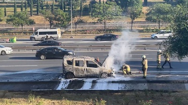 Esenyurt'ta Araç Yangını Korkuttu