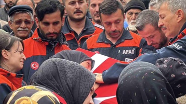Eşi tabutuna son kez sarıldı, babası namazını kıldırdı: AFAD personeline hüzünlü veda