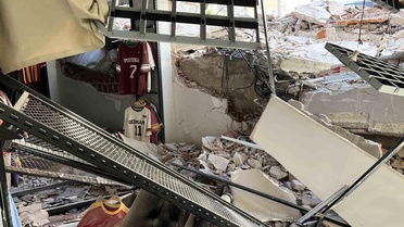 Güngören'de yıkım sırasında çöken bina, bitişiğindeki 2 binaya zarar verdi