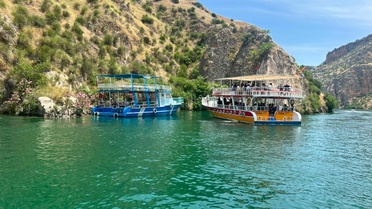 Halfeti'de Tekne Arızası, 40 Yolcu Tahliye Edildi