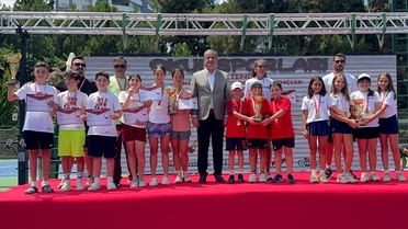 Adana'da Tenis Türkiye Birinciliği Ödülleri Dağıtıldı