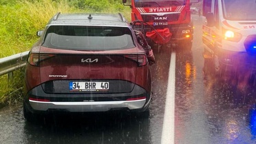 Ünye'de Sağanak Trafiği Felç Etti