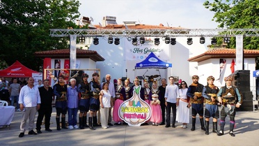 Ula'da Sarımsak Festivali Coşkuyla Kutlandı
