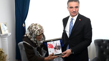 Vali Baruş'tan Şehit Ailesi ve Gaziye Ziyaret
