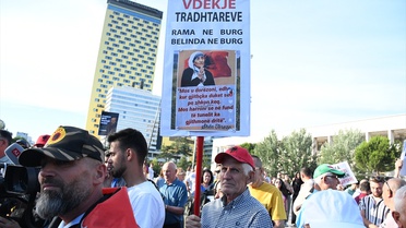 Arnavutluk'ta Trump projesi protestoları 16. gününde
