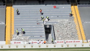 Aziz Yıldırım dediğini yaptı! Fenerbahçe Stadı'nda Maraton tribününün yıkımına başlandı