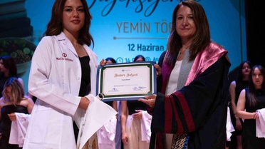Anadolu Üniversitesi Diyetisyenlik Bölümü İlk Mezunlarını Verdi