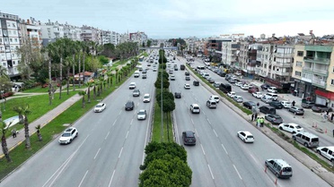 Gazi Bulvarı'nda trafik akışını rahatlatmak için çalışma başlatıldı