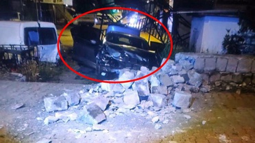 Seyir halindeki otomobile açılan ateşte başından vurulan kadın hayatını kaybetti