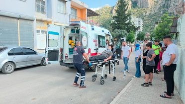 Kozan'da Motosiklet Kazası: İki Yaralı