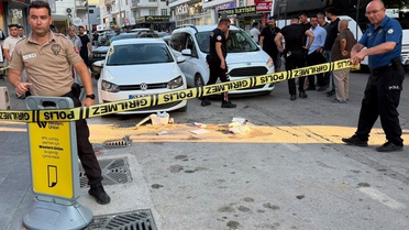Doğum günü pastasıyla yürürken silahlı saldırıya uğradı
