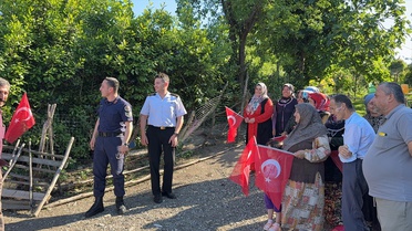 Alaçam'dan Jandarmaya Sürpriz Kutlama