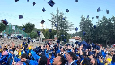 Şaphane MYO'da mezuniyet coşkusu
