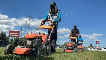 Adıyaman'da park ve bahçelere yaz bakımı