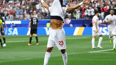 İranlı futbolcunun gol sevinci olay oldu