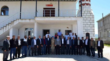 Kaymakam Koşansu köy köy gezerek vatandaşın talebini dinliyor