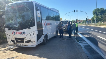 Kırşehir'de işçi servislerinin karıştığı kazada 17 kişi yaralandı