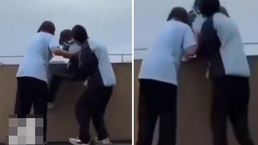 Kız öğrenciler, arkadaşlarını çatıdan atmaya kalktılar