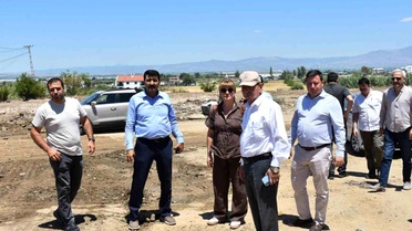 Manisa Büyükşehir Belediyesi Salihli'de yaraları sarıyor