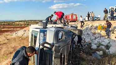 Mardin'de Kızılay Kamyoneti Kaza Yaptı