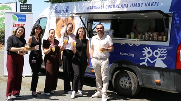 Özen Grup, KAÇUV Umut Kafe’yi Onur Market Genel Müdürlük Binasında ağırladı