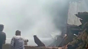 Sivas'ta mutfak tüpü patladı, çıkan yangında bir kişi dumandan etkilendi